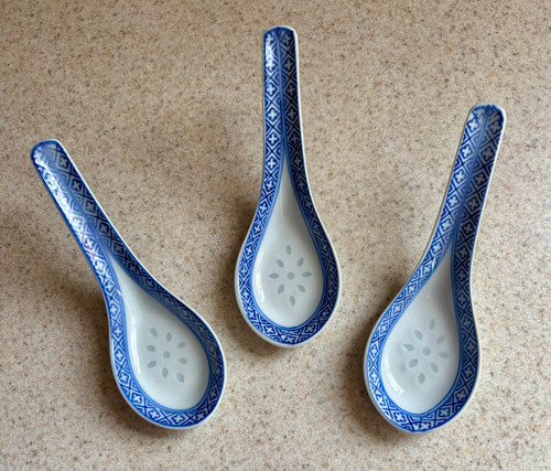 Vtg chinese soup spoons - chinese,